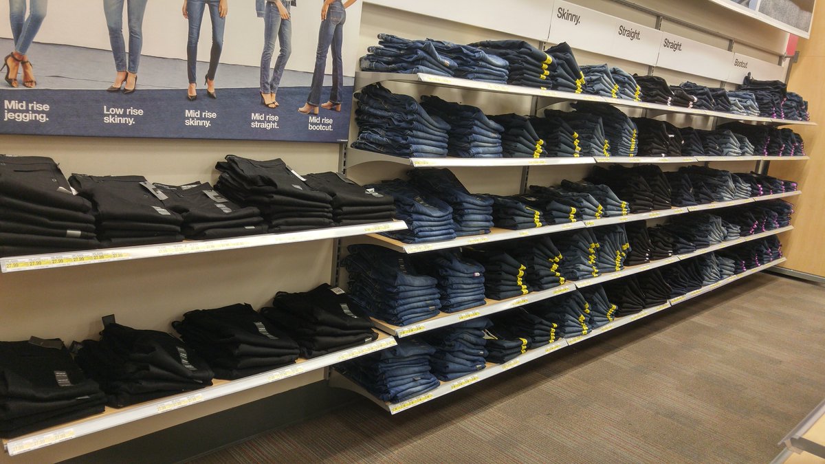 My RTW Queens detailing that denim for last min shopping spree #1961 #scrappyanddelight <a href="/izzy_isais/">Izzy Isais</a> @Trujillojonny1 <a href="/Emily1Mc/">Emily McConnell</a> <a href="/grassroots22/">Bill Lanza</a>