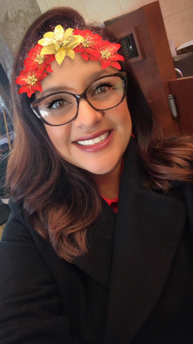 MsLBirdsong's tweet image. Merry Christmas ❤🎄 #christmaseve2016 
#workin #almostoff #gettingexcited #presents