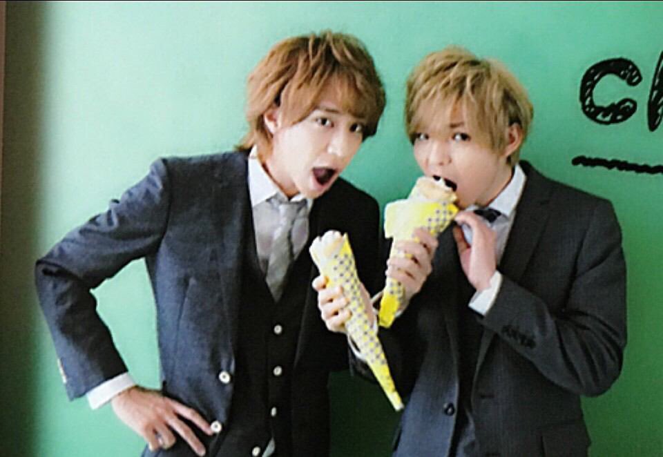 _jump_daiking_'s tweet photo. やぶひか、入籍オメデトー！
待ってました！ついに、この日が来たね！
これからも、末永くお幸せに😍😘😋
 #やぶひか入籍 
#やぶひか入籍日 
#八乙女光
#薮宏太 
#やぶひか https://t.co/QhCPduYJqQ