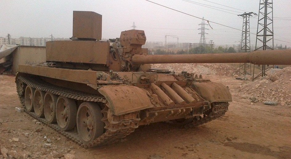 الدبابه T-55 السوريه ودورها في الحرب القائمه هناك  C0eqjsQVEAA8JK7