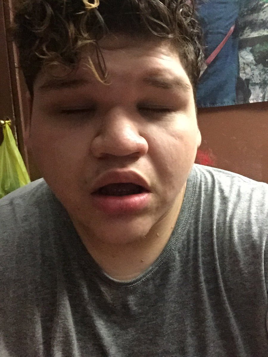 MonrroyGeorge's tweet photo. Haven't jammed by myself in a while so I got super sweaty before dinner l https://t.co/q9C6ep9kjS