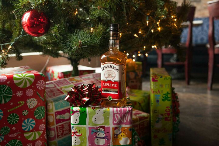 travishasse's tweet photo. Merry Christmas from all of us at Travis Hasse Distilling Co! https://t.co/Q3366OoZZd