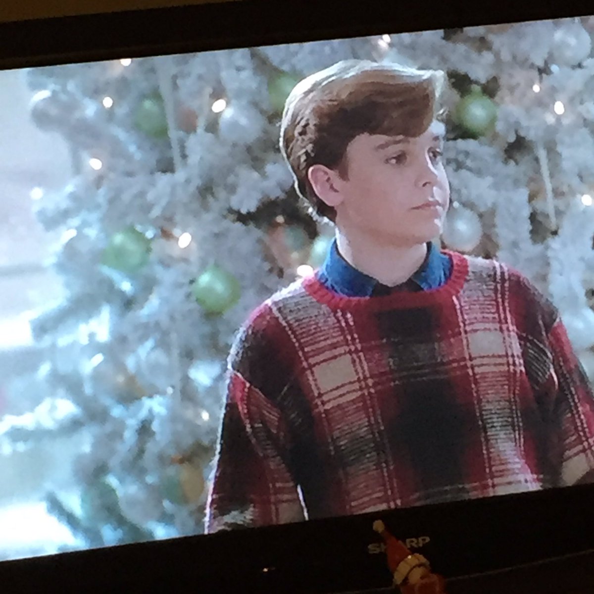 devonpotter's tweet photo. because Christmas isn't Christmas without the wonder that is young @EmbryEthan #nowitschristmas #snowball #slick https://t.co/R3PVfuNT69