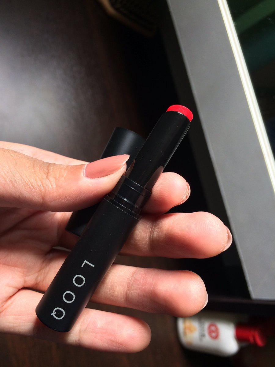 nohnnn's tweet photo. ลิป #LOOQ ของพี่ช่า บทขต นี่สี red velvet ทาแล้วดีงามอ่ะ ธรรมชาติ แดงระเรื่อเหมือนกินส้มตำเผ็ชๆ ชอบบบบ #HowtoPerfect https://t.co/t9HPg9EcJq