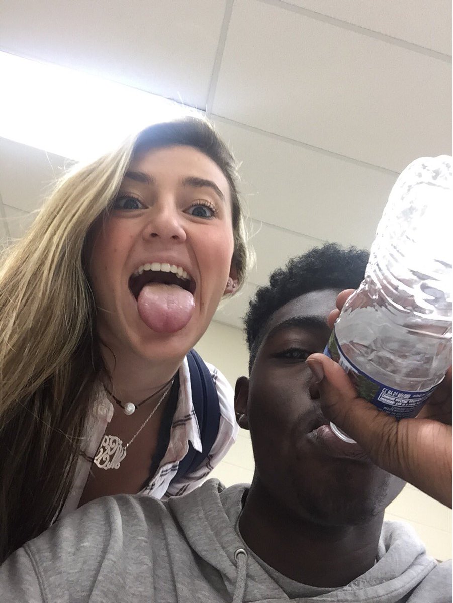 kof_asare15's tweet photo. Hbd to the math homie @princesssmadd enjoy the day & Merry Christmas too! 🎉🎄❣️🙌🏿 #FailTogether https://t.co/uDGHuDRGCb