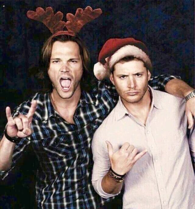 memes_sprntrl's tweet photo. Happy Holidays y'all! Keep Hunting! https://t.co/qkW2gwJN7N