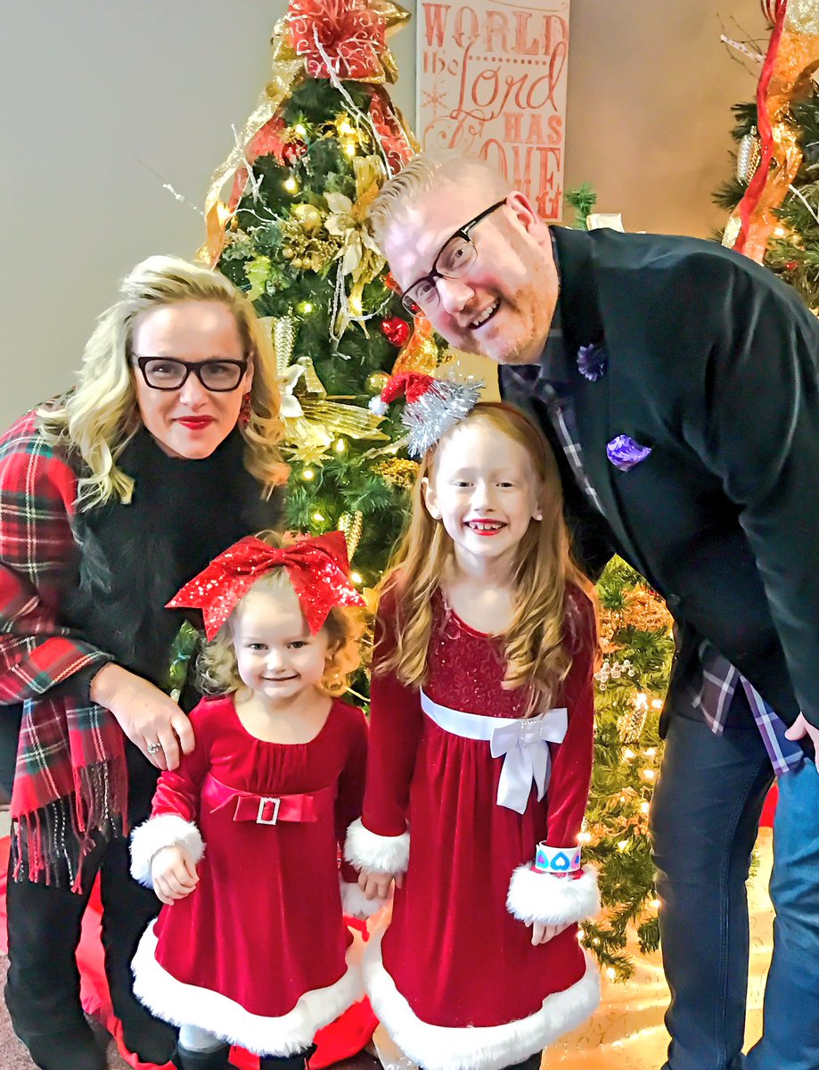 VictoriaRailey's tweet image. Wishing you a warm Christmas filled with lots of laughter &amp;amp; love! Love the Railey Family