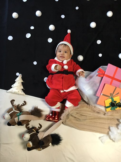 寝相アートのクリスマスver 簡単な作り方を紹介 100均の材料でも良いものを Mamajoy