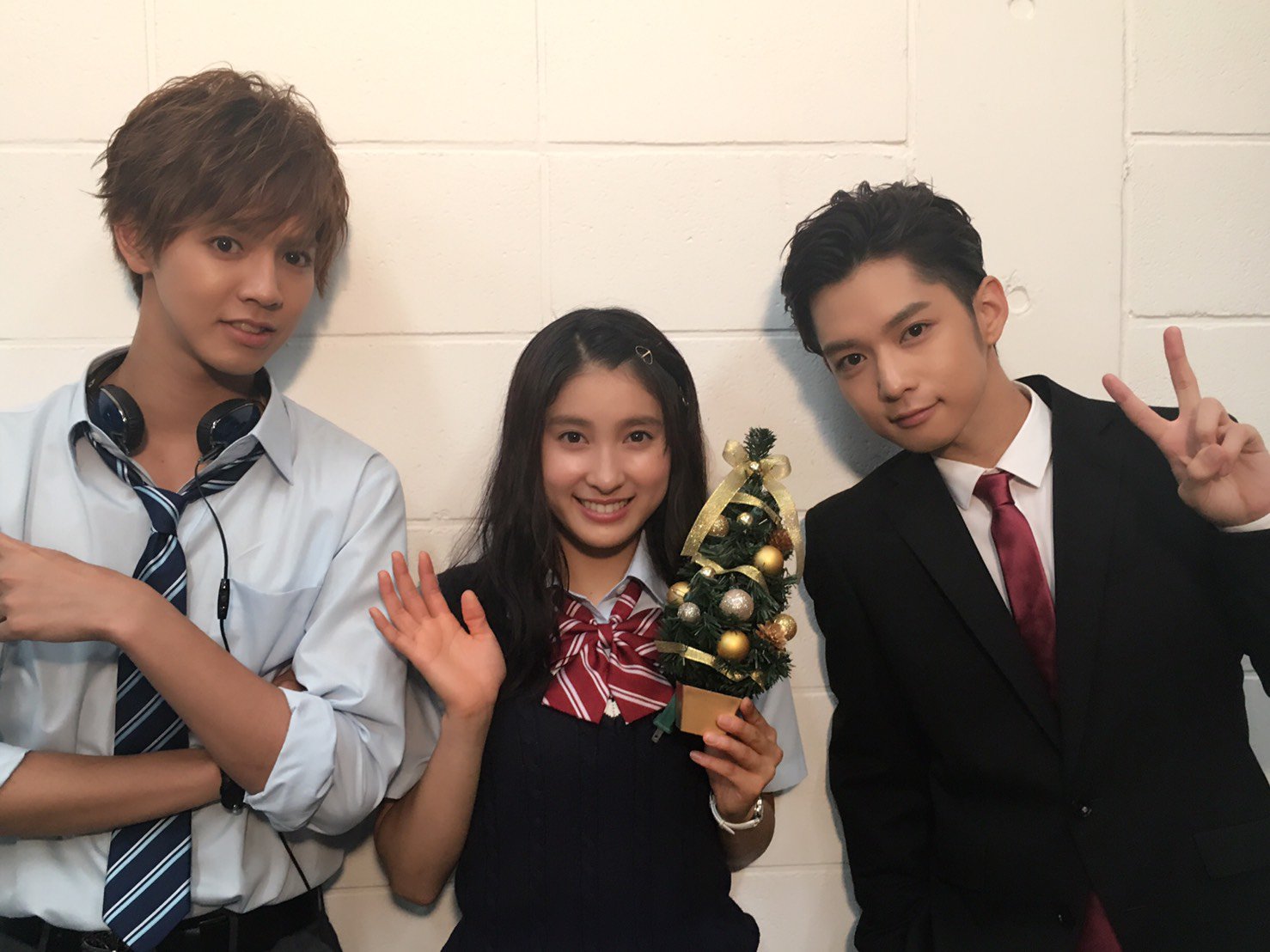 映画 兄に愛されすぎて困ってます 公式 Merry Christmas 今日はクリスマスということで特別に皆さんに素敵な写真をお届けします みなさん素敵なクリスマスをお過ごしください 兄こま メリクリ 土屋太鳳 片寄涼太 千葉雄大 映画 兄に愛されすぎて困ってます 公式 Merry Christmas 今日はクリスマスということで特別に皆さんに素敵な写真をお届けします みなさん素敵なクリスマスをお過ごしください 兄こま メリクリ 土屋太鳳 片寄涼太 千葉雄大