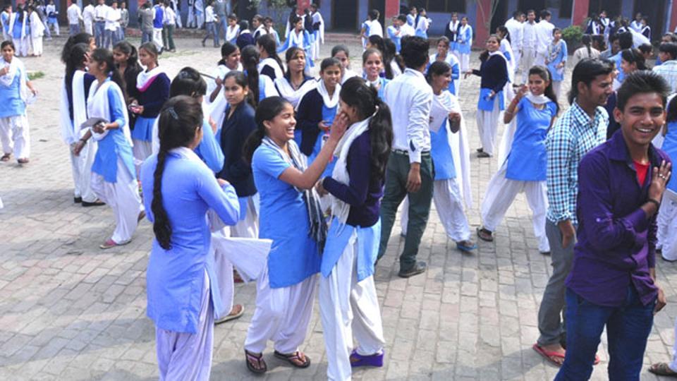 htTweets's tweet photo. Want a better Class 10 score? Be disciplined and punctual, says CBSE https://t.co/xG6rMzaEpL @NPDay reports https://t.co/zPevDGVOW0
