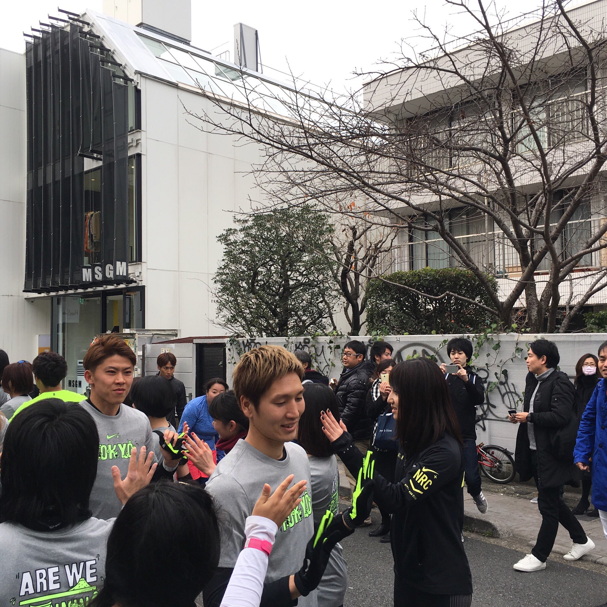 サッカーキング 完走 原口元気 太田宏介が無事に約5キロのランニングを終えました T Co Ohcpgm0skm ナイキのランニングイベントに密着中 サッカーキング 完走 原口元気 太田宏介が無事に約5キロのランニングを終えました T Co Ohcpgm0skm ナイキのランニングイベントに密着中