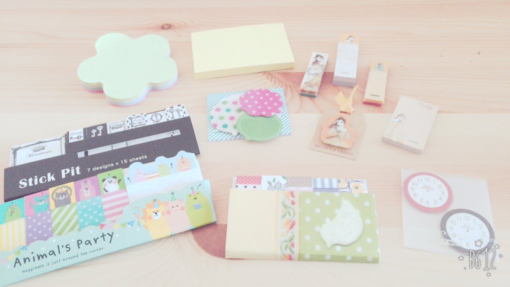 タピオカ 勉強垢 En Twitter 文房具紹介 1枚目 好きな付箋 あるのに買ってしまう笑 2枚目 普通の筆箱とは別の筆箱 色は9色 何かに気付く人もいるはず 3枚目 普段使っている筆箱の中身 結構シンプルな中身です Rtした勉強垢さん全員フォローする