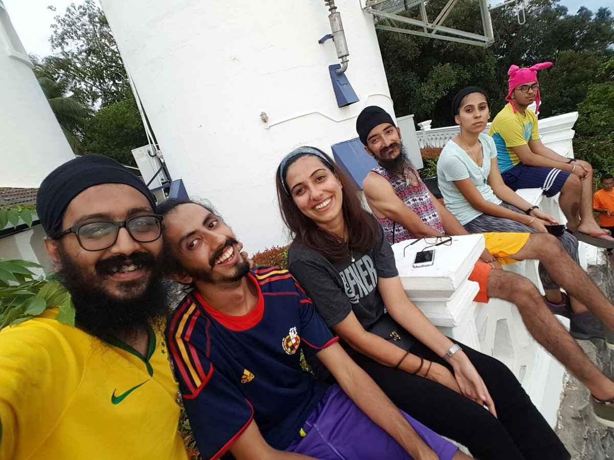 DashveenjitK's tweet photo. Part two of the weekend, done. We always know how to have a good time with the same ol'faces. #part2ishikingandrevopackers #weekend2gether https://t.co/ZTtiMD4AfV