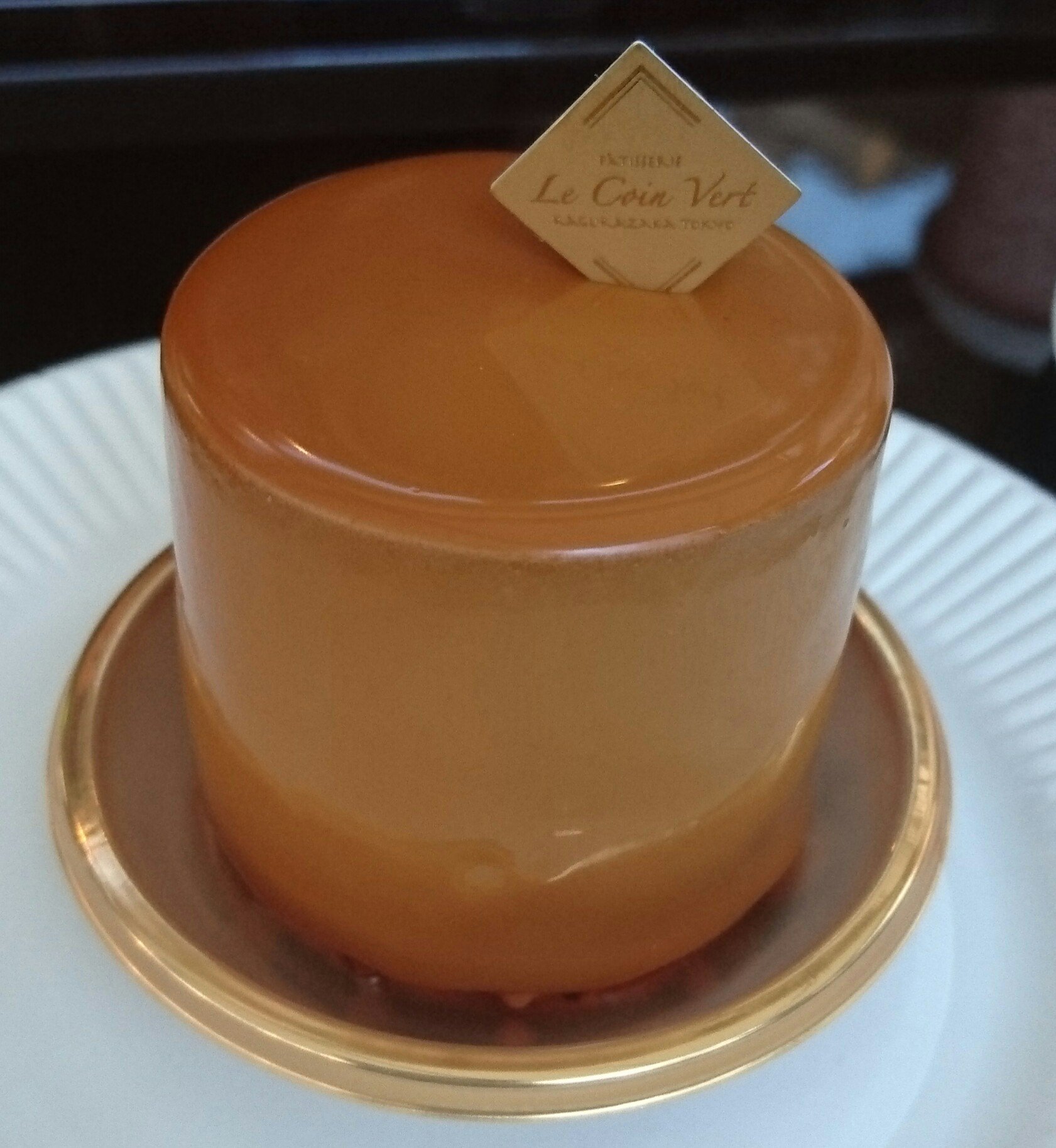 ミルクちゃん メリークリスマス 24日は飯田橋 神楽坂付近うろちょろ ケーキ屋さんは来店客多めでしたねやはり ル コワンヴェールでルナール キャラメル オレンジ とル タンデ スリーズ さくらんぼ 購入後アグネスホテルのテラスで食べました ミルクちゃん メリークリスマス 24日は飯田橋 神楽坂付近うろちょろ ケーキ屋さんは来店客多めでしたねやはり ル コワンヴェールでルナール キャラメル オレンジ とル タンデ スリーズ さくらんぼ 購入後アグネスホテルのテラスで食べました