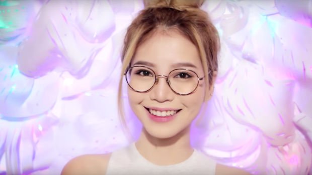 MichellGallant's tweet photo. A Makeup #Tutorial You Should Definitely Watch if You Wear Glasses https://t.co/o3KJOAphuF #fashion https://t.co/xveKofeS1O
