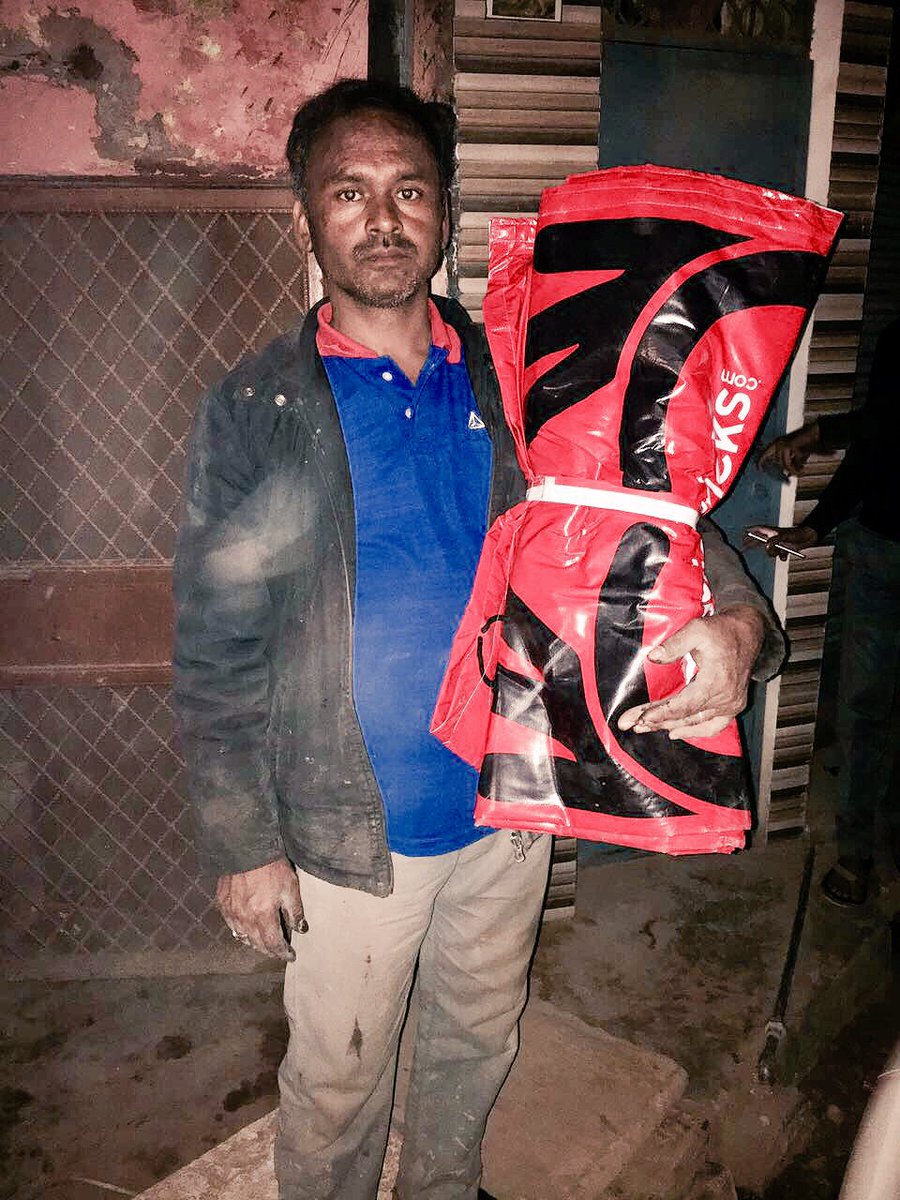 udayfoundation's tweet photo. Magic Bags donated by @magicbricks. A warm sleeping bag for keeping homeless warm and dry during winter months. Spreading warmth with magic. https://t.co/keakr2ghVn