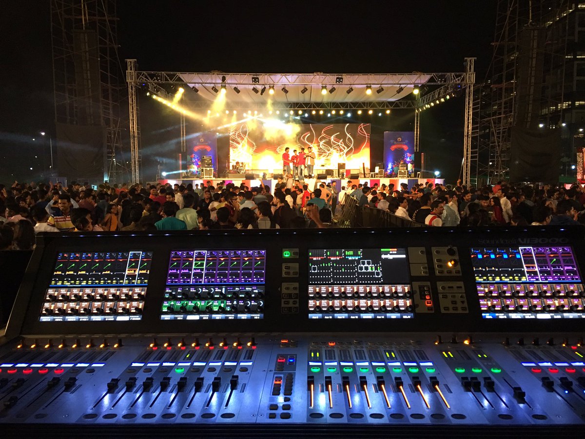 engage4more's tweet photo. So proud to have Partnered in conceptualisation and producing this epic event!  @RelianceGCS @reliancejio #rfd16 #thanku #letsengage4more https://t.co/8woHvN1YFx