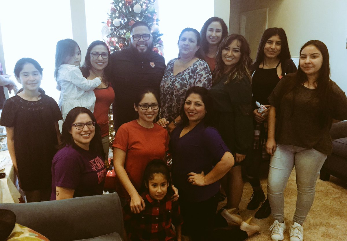 Tx_Christian's tweet photo. Nothing but strong women in my life. ❤️ https://t.co/URPJpYU9sj