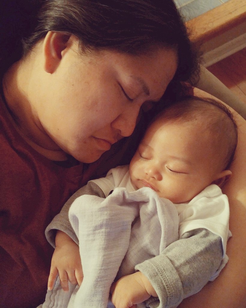 Monaper29's tweet photo. Day 375. I decided to partake in a nap with this little guy. 😴 😌 #dotingaunt #sleepyheads #holidays 🎄🎁💓 #100plusdaysofhappiness #latergram https://t.co/5aCAyGMeFa