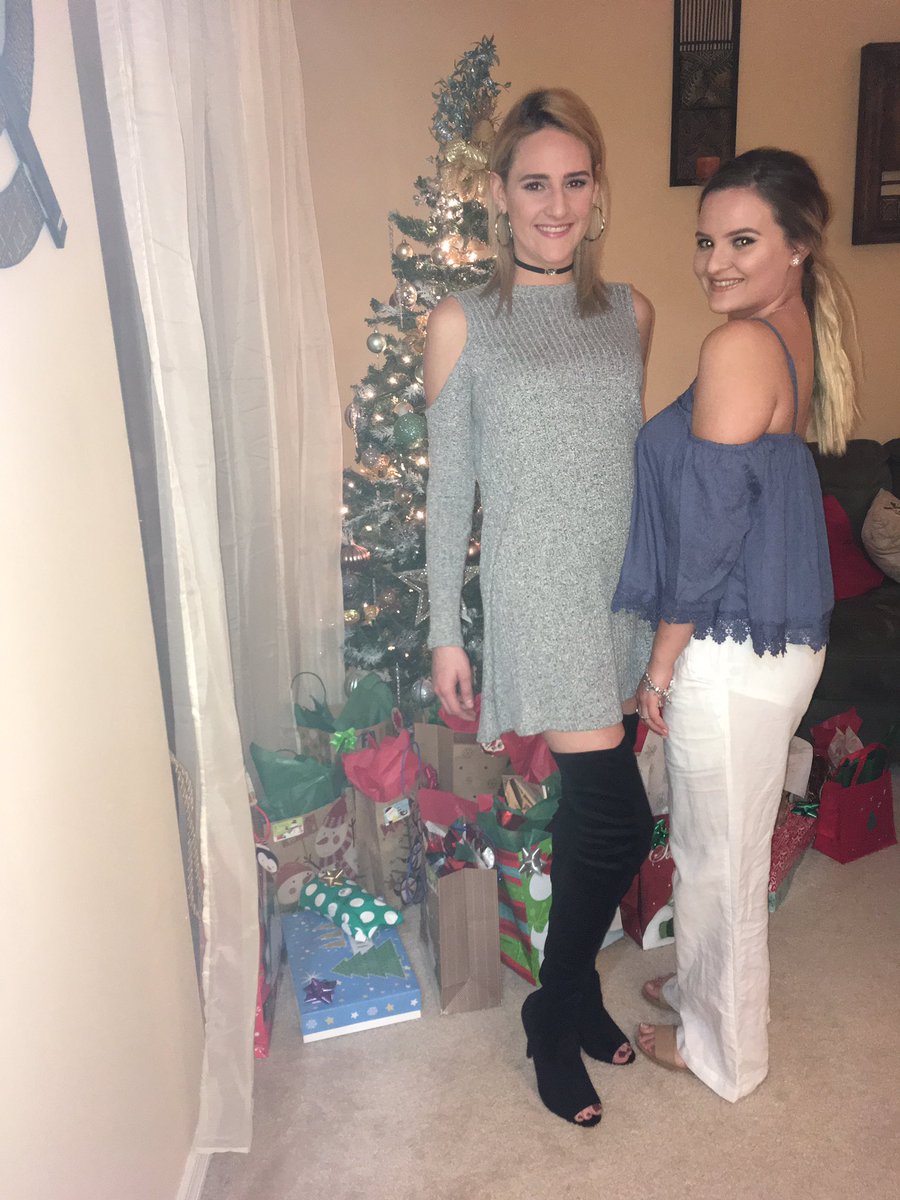yesicadtirado's tweet photo. Christmas Eve 🎅🏽❤🤶🏽 https://t.co/jBlRhYh0ai