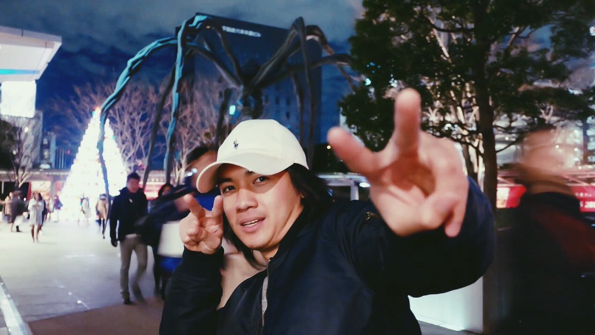 EdvenOsorio's tweet photo. Maligayang Pasko! Kaligayahan at kapayapaan lang ang aking hangad sa inyong lahat. At sana makakita na tayo ng Aliens ngayong 2017! #elyen! https://t.co/Ea5uunxA0I