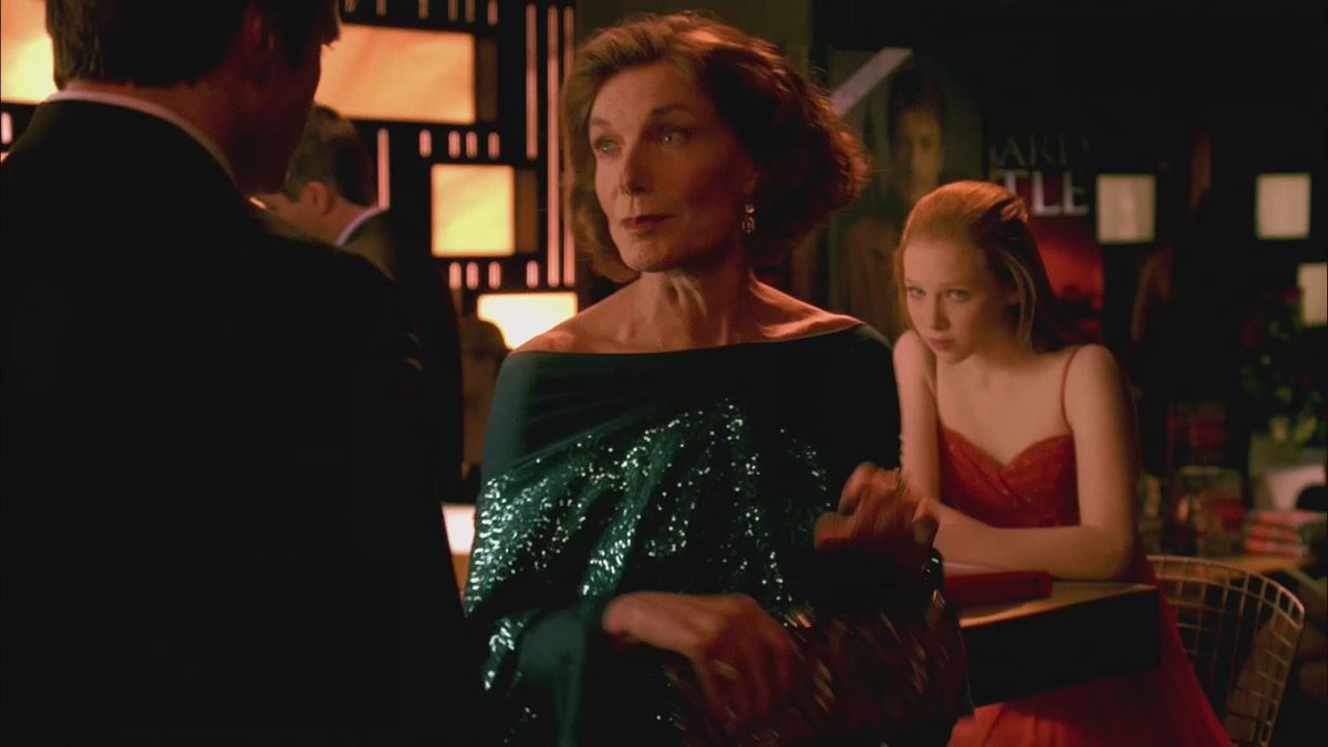 " Merry Christmas from the Castle's🌲."