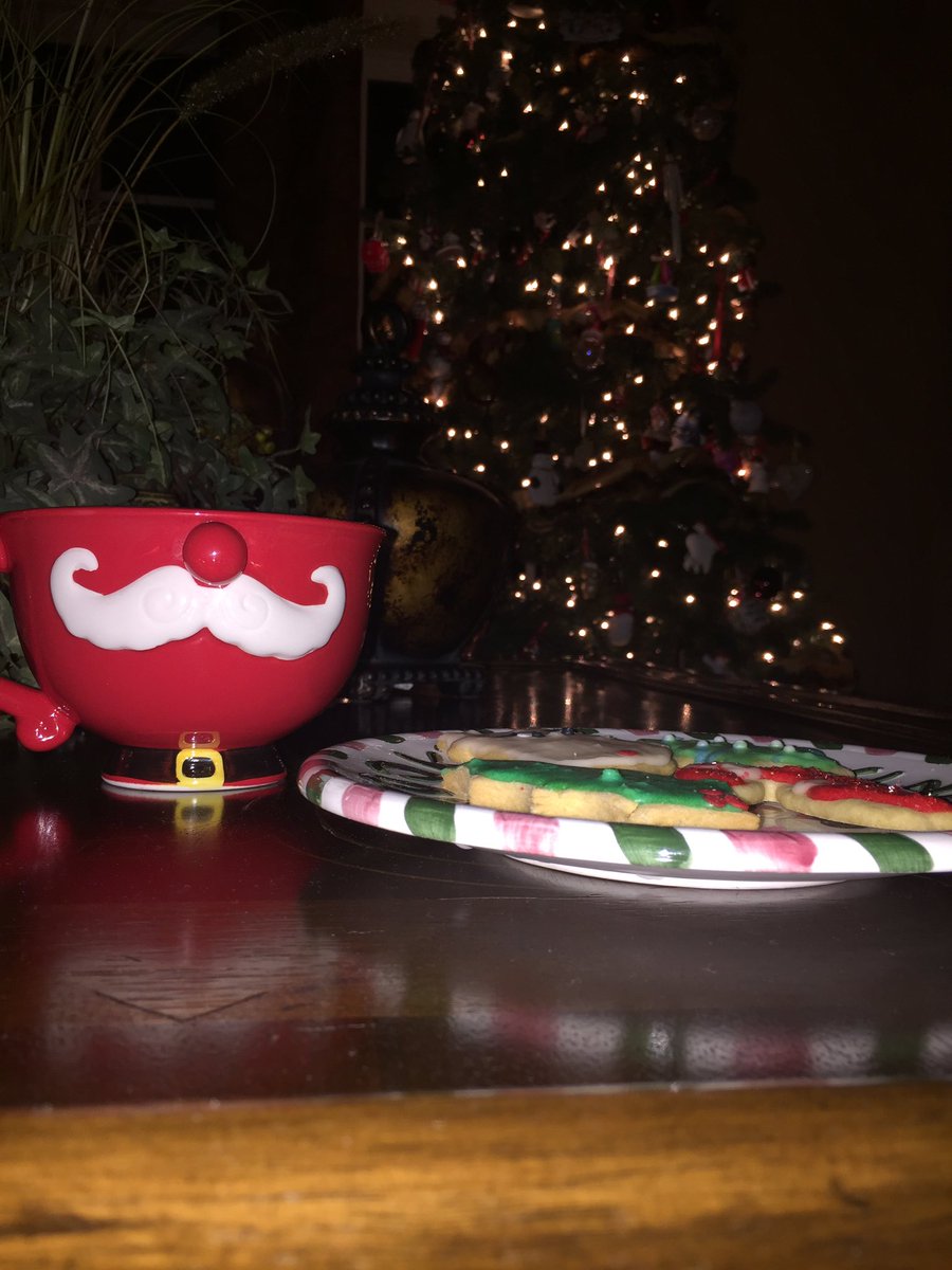 drmstauffer's tweet photo. The Stauffer's are ready for Santa and his reindeer🎄🍪🎅🏽 #merrychristmas #cookies #milk #santa https://t.co/7lQY4mjf3U