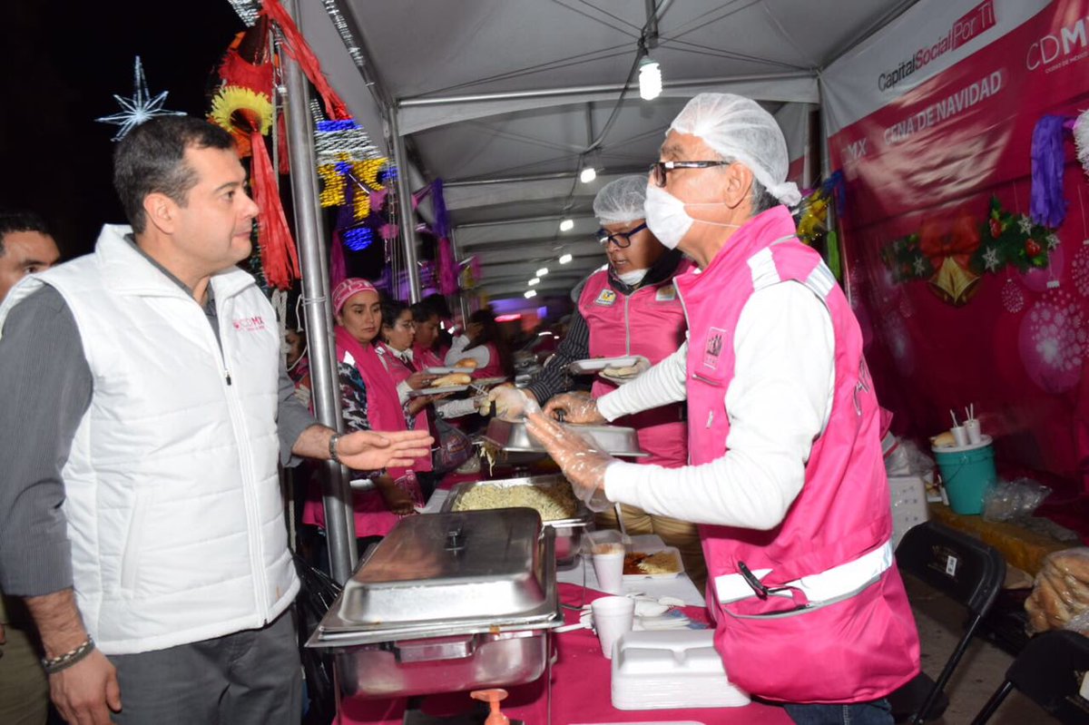 Mi reconocimiento y agradecimiento a todas las personas integrantes del #EjércitoRosaCDMX por su esfuerzo y cariño en #CenaDeNavidad 2016