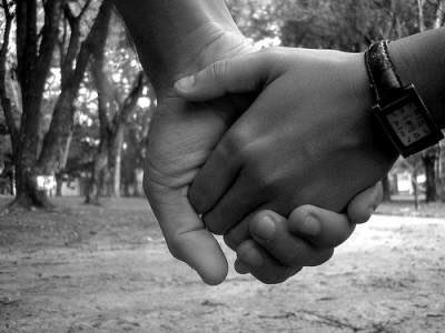 ⠀

يوماً ما قلنا لن نفترق إلا بالموت .. 

تأخّر الموت وافترقنا ،،/

⠀