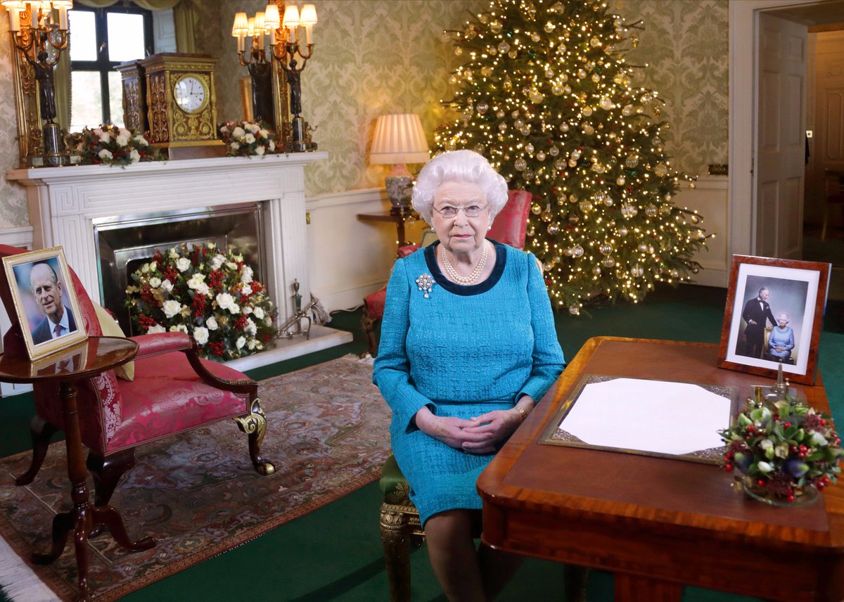 Don't forget you can watch The Queen's annual Christmas Message #QueensSpeech <a href="/RoyalFamily/">The Royal Family</a> or <a href="/ITV/">ITV</a> at 3pm GMT.
