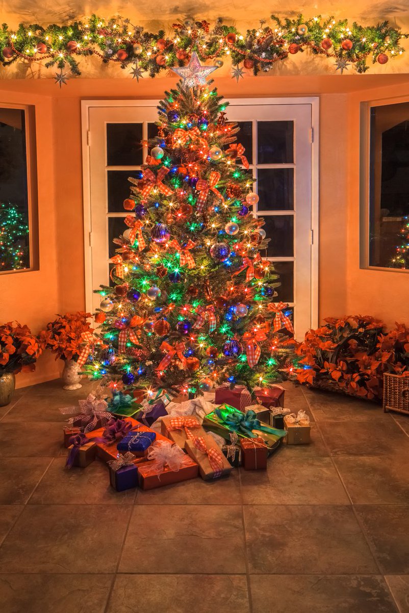 CeramicaTiles's tweet photo. From all of us at Ceramica, we would like to wish everyone a very #MerryChristmas! 🎅 🎄 #Folkestone #Wimbledon https://t.co/2cbsqQxt1B
