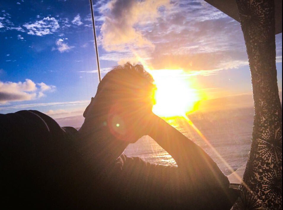 akshaykumar's tweet image. Sun is shining and so are you :) #songinmyhead #springinmystep