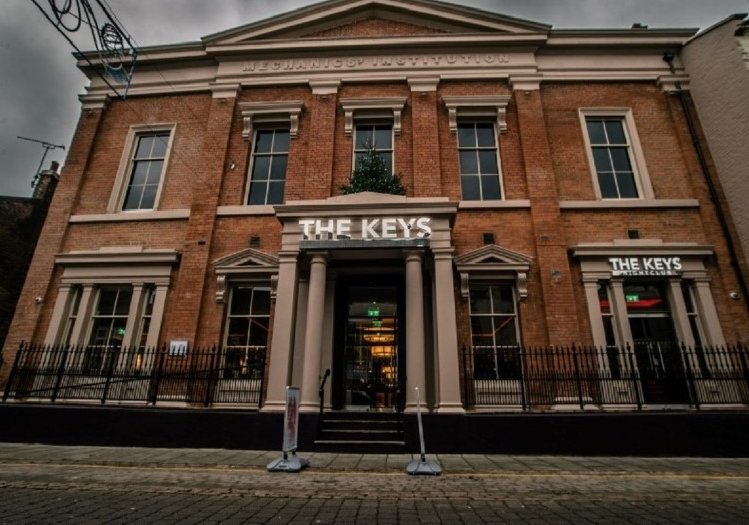 A massive Merry Christmas from everyone at The Keys, thank you for a wonderful year, #Darlington! 🎄🎅🎁