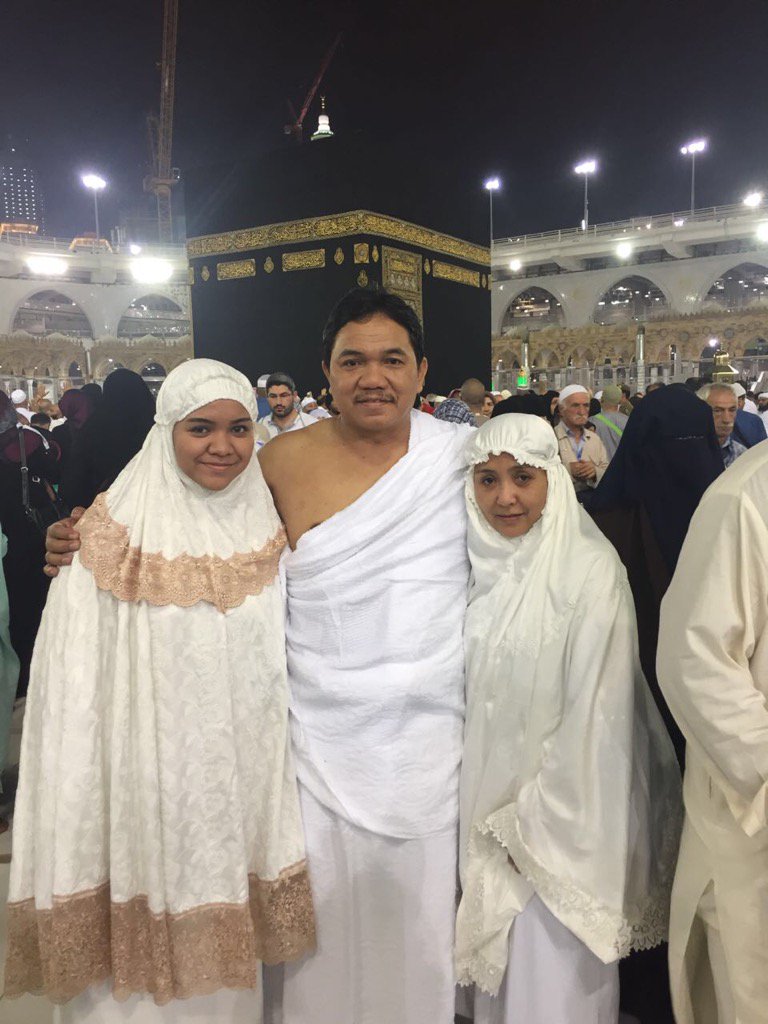 Semoga semua lancar, kita syukuri apapun yg terjadi di th 2016, mari berdoa menatap kehidupan &amp; penghidupan 2017.