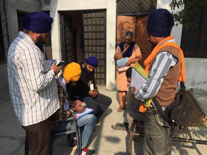 Vicky99781171's tweet photo. ਹਲਕਾ ਚੱਬੇਵਾਲ ਤੋ ਆਮ ਆਦਮੀ ਪਾਰਟੀ ਦੇ ਉਮੀਦਵਾਰ ਰਮਨ ਕੁਮਾਰ ਆਪਣੀ ਪਾਰਟੀ ਦੀਆ ਨੀਤੀਆ ਬਾਰੇ ਲੋਕਾਂ ਨੂੰ ਜਾਣੂ ਕਰਾਇਆ।
ਘਰ ਘਰ ਤੋਂ ਆਈ ਅਵਾਜ਼ ਇਸ ਵਾਰ ਰਮਨ ਕੁਮਾਰ । https://t.co/kalQ3qqCoV
