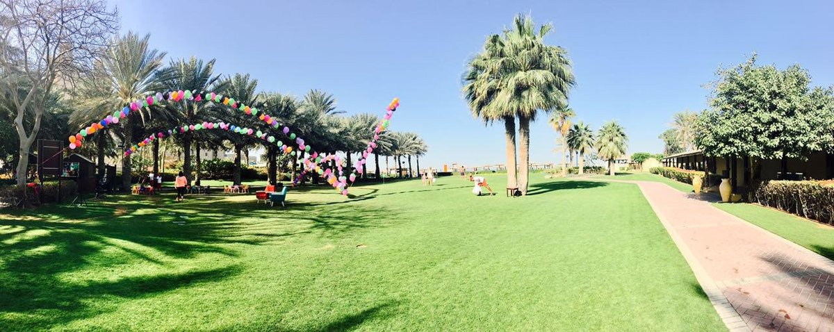 CoralHotelGroup's tweet photo. Getting ready for Santa's arrival at Coral Beach Resort Sharjah, managed by HMH
#HMH #MomentsHMH #FamilyHMH #HMHLoves https://t.co/TiZ1s1KcZK