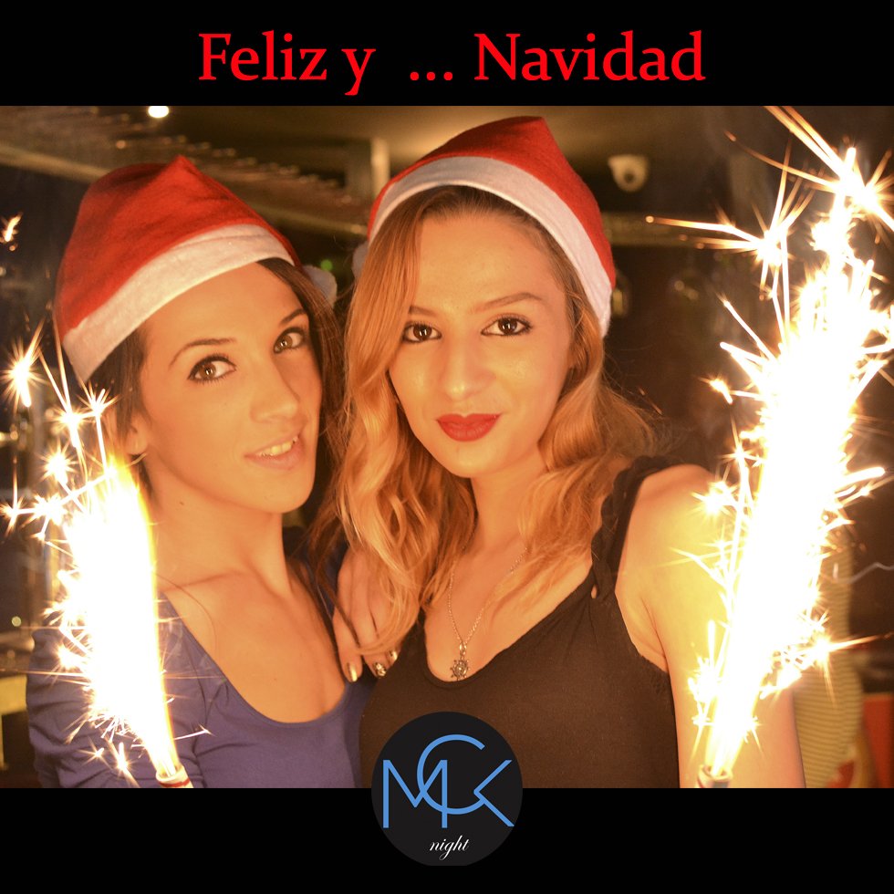 Felices fiestas!! Recuerda que la Navidad se vive en familia, se canta en conjunto y se celebra con todos. Con cariño #MKCNight