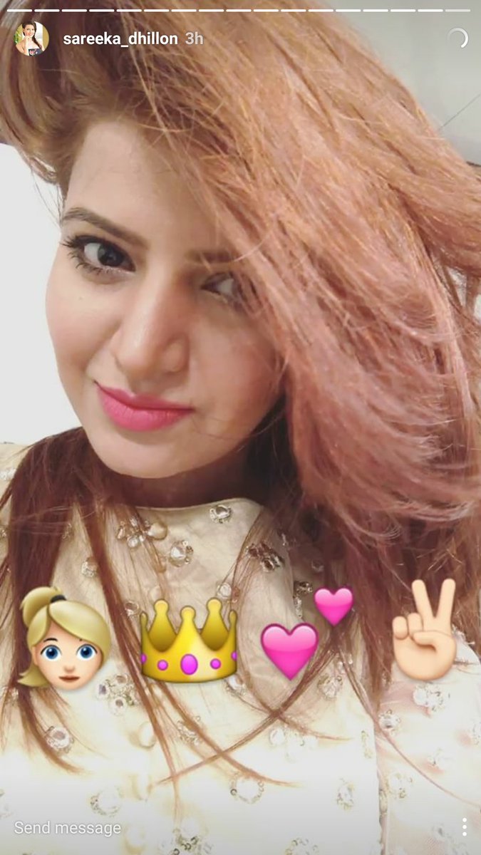 Ghulaamlifeok's tweet photo. Sareeka Dhillon, pretty pretty❤💫 #BeautifulOutfit #SareekaDhillon #GhulaamCast #InstagramStories #Christmas https://t.co/1OaPSUn37o