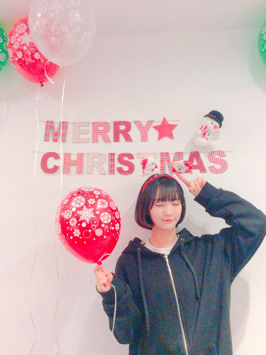 _WM_OHMYGIRL's tweet photo. [@_OMG_Binnie] 오늘은~ #미라크리스마스 #비니 💜 #미라클 #happychristmas 😍 https://t.co/2yN6Psd6P2