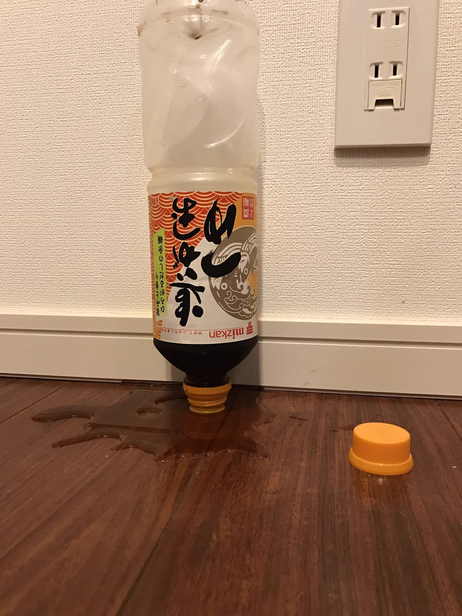 醤油ボトルが逆さまにｗ中身が残っているけどどうすればいい？ｗｗｗ