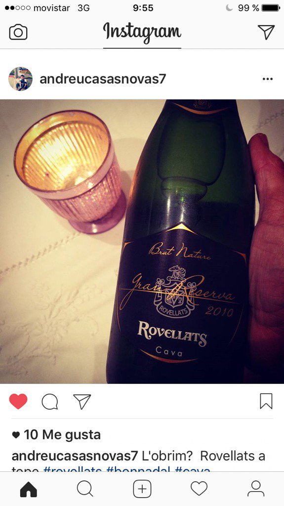 alellarosa's tweet photo. @andreucasasnova ens fa arribar aquesta foto tant maca!Bon Nadal Andreu! 😘 #bubbles #nadal #menorca #cava #winelover https://t.co/ZjrYpPODwc