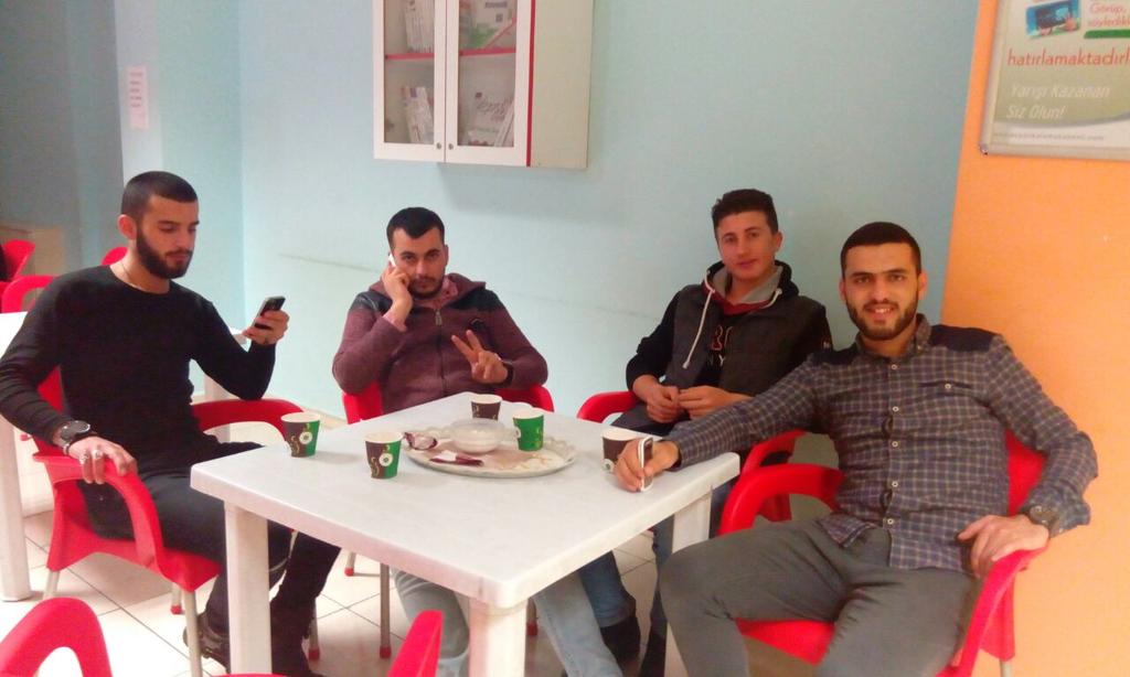 SabanBeyazsac's tweet photo. #disarda #kârmı #yağıyor ?? https://t.co/4JtplHHMUv