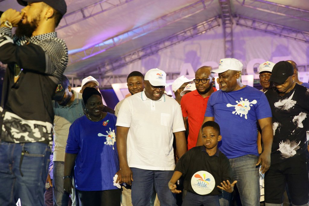 followlasg's tweet photo. He assured that his administration will continue to open up the tourism potentials of the State to engage the youths #OLF2016 https://t.co/z85Ax7I88V