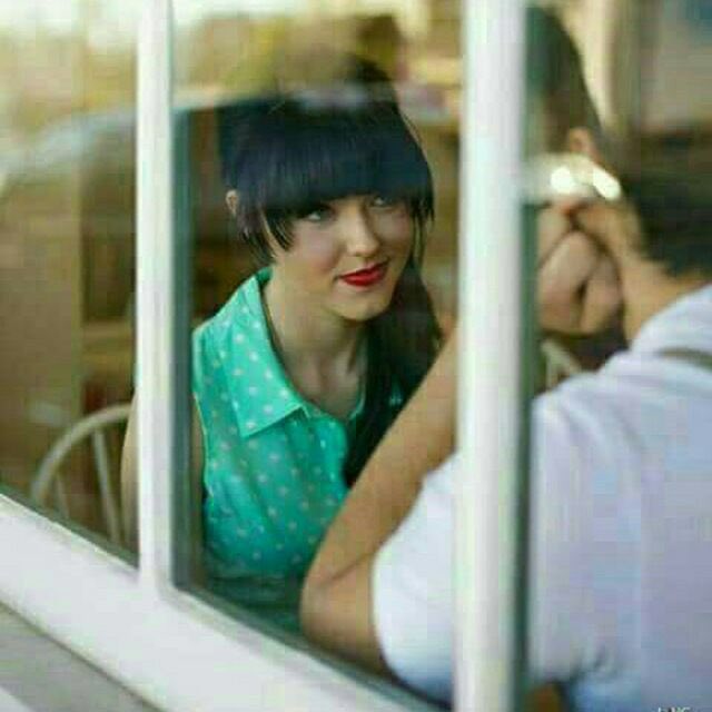قالت له :  ماهو #حلمك ؟🤔
قال لها :  آن #آعانقكِ تحت المطر😒
 وآنتي  ماهو #حلمك ؟😉
قالت:   آتمنى آن #تُمطِر آﻵن .!!!😍