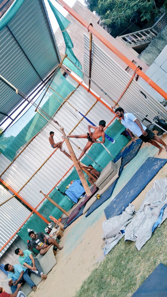 MallakhambG's tweet photo. At kshatriya Academy........... Ankle balance on hanging pole mallakhamb https://t.co/hBlrjiChVZ
