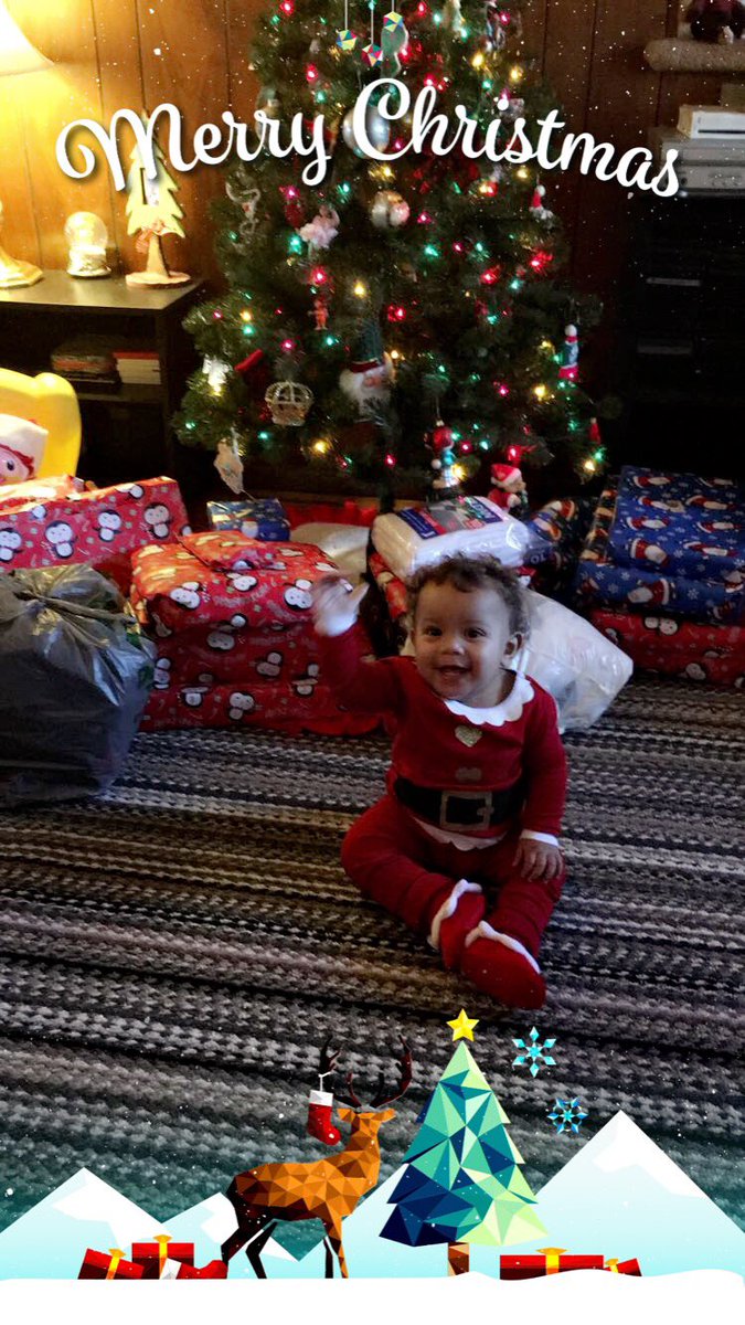 queen_halie's tweet photo. Goodmorning, #Srayasfirstchristmas❤️ https://t.co/Zw5Jy6GDpw