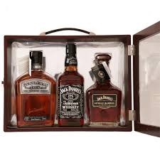 SamTheFalcon's tweet image. "Merry Christmas Bud". @SpanglyCaptain "Merry Christmas to you too Buck". @OnceTheAsset