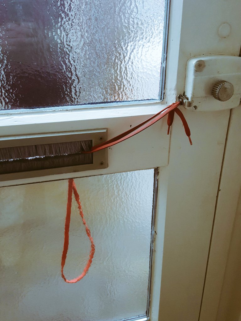 barendbos's tweet image. #Kerst bij mijn familie is gewoon nog inclusief ouderwets vertrouwen hoor #misplaatstenostalgie #touwtje #terlouw