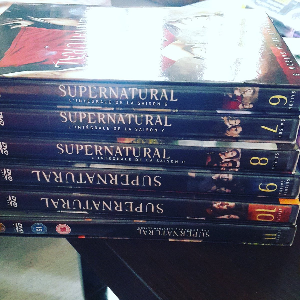 ElodieGODIGNON's tweet photo. Happy Christmas 
Pour moi sa sera avoir toutes les saisons de #Supernatural https://t.co/1Q7FsGWOHN