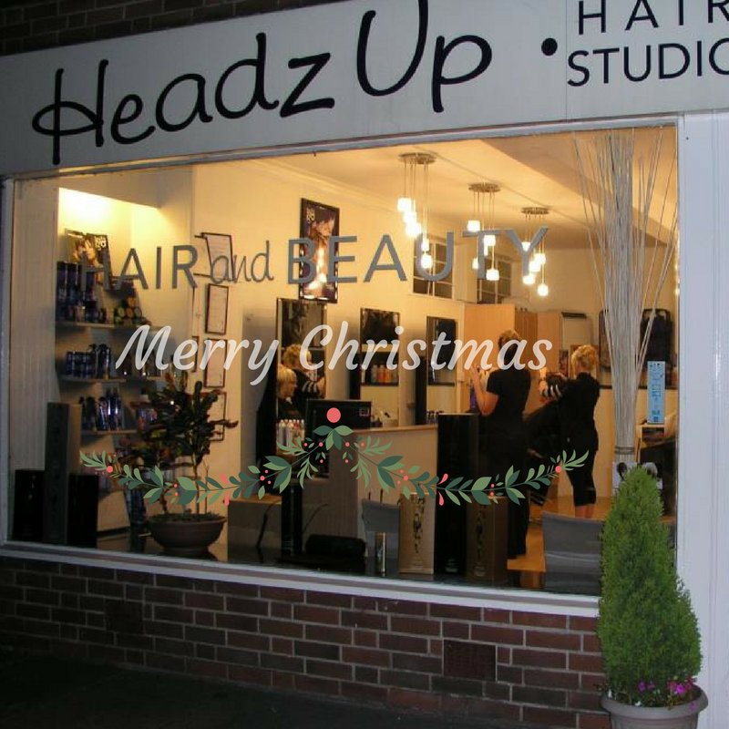HeadzUp_HTB's tweet photo. Merry Christmas from all of us at #HeadzUp! We're wishing you a day full of love, joy and great hair! 😄🎁 https://t.co/0L9udSxoQO